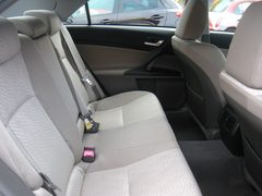2011 TOYOTA MARK X, rear seats