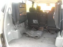 2005 TOYOTA VOXY, rear seats from the tailgate