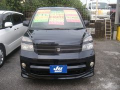 2005 TOYOTA VOXY, front view