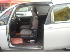 2013 TOYOTA SPADE, sliding door open