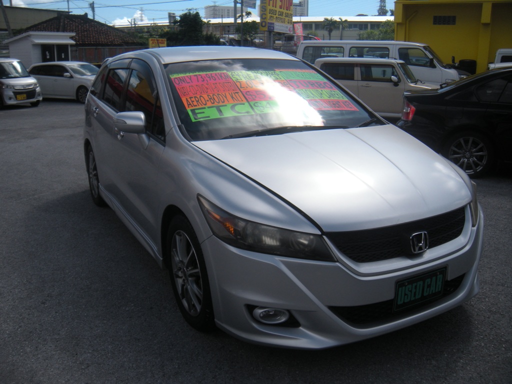 2011 HONDA STREAM RST, front three-quarter view