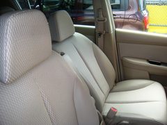 2009 NISSAN TIDA, front seats