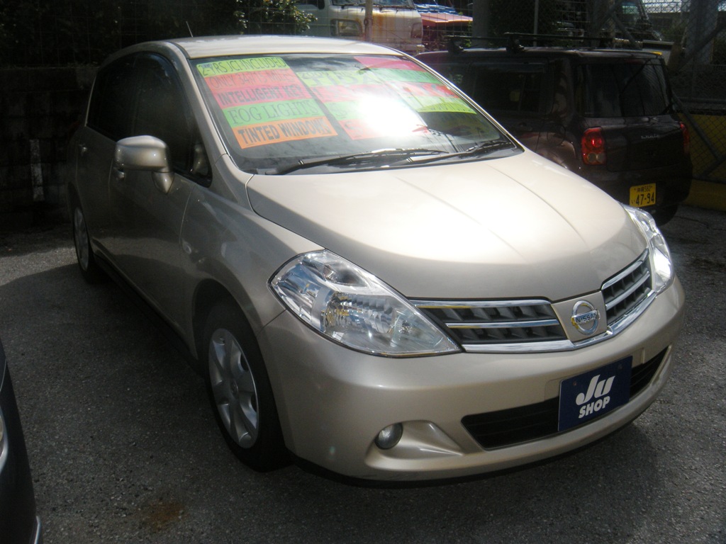 2009 NISSAN TIDA, front three-quarter view