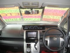 2009 TOYOTA NOAH, dashboard and steering wheel