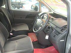 2009 TOYOTA NOAH, driver's seat and door